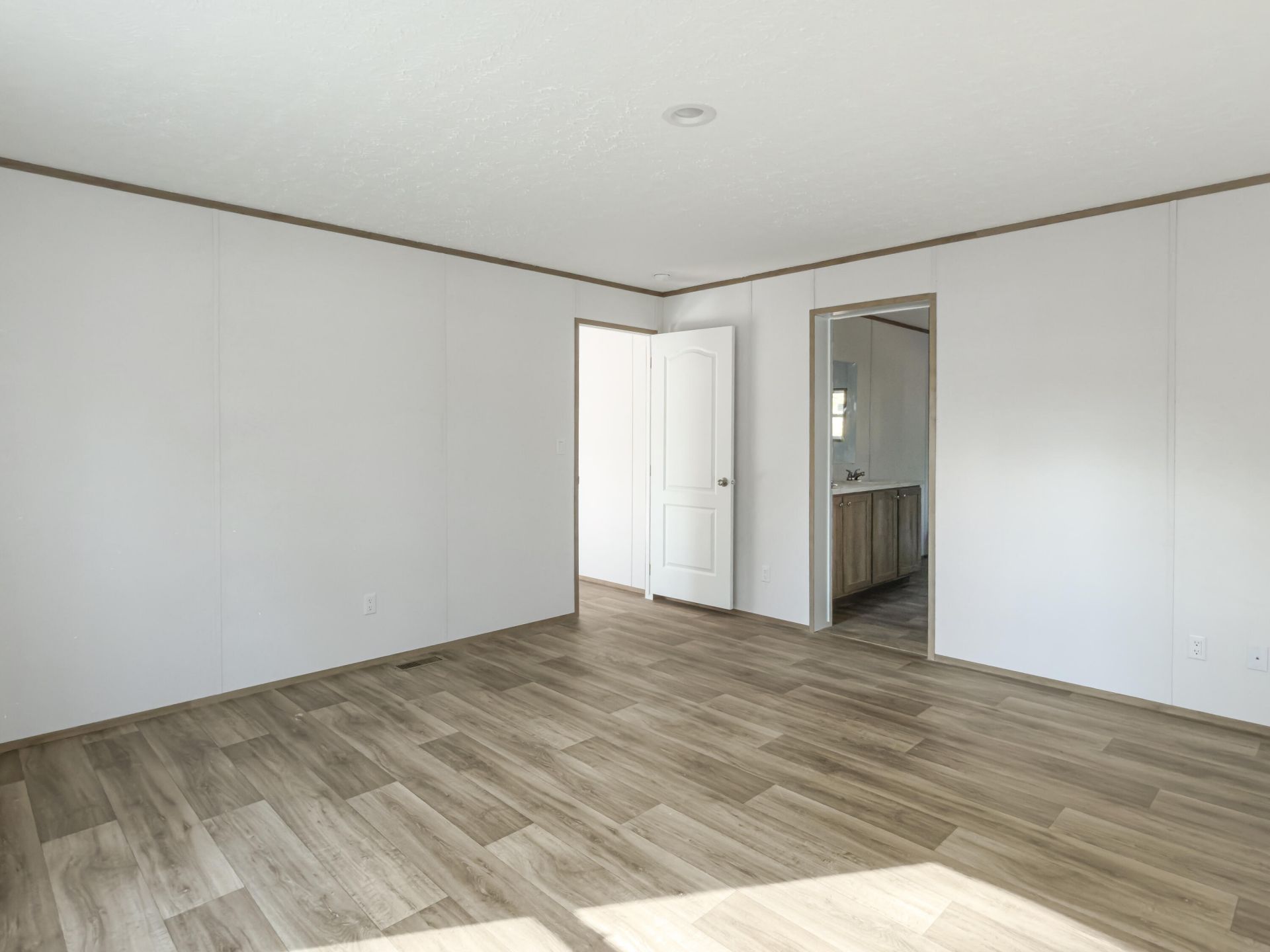 270 Saturn Lane Photo 31
