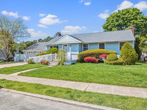 168 Lenox Avenue , Uniondale, NY 11553