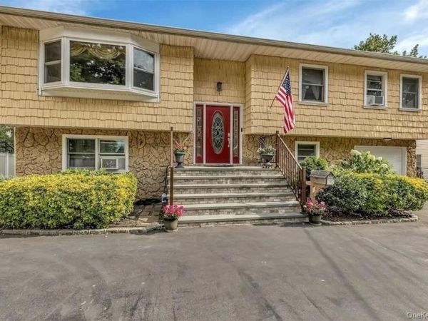 188 Geneva Street, Bay Shore, NY 11706
