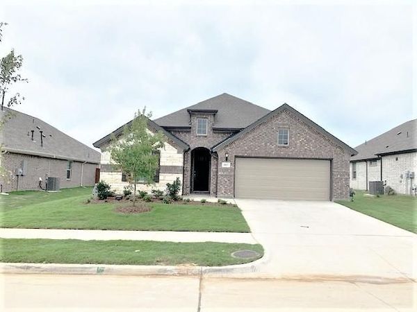 2617 Dancing Flame Drive, Denton, TX 76201