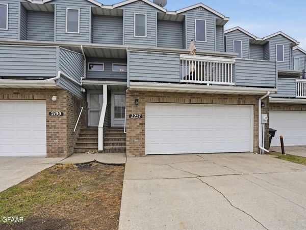 2257 26TH Avenue S, Grand Forks, ND 58201