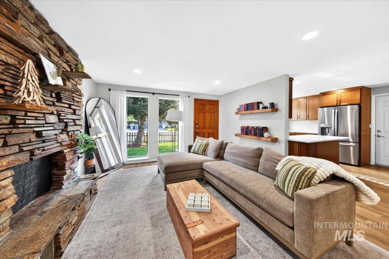 3949 S Northbridge Way, Boise, ID 83706 Main Photo