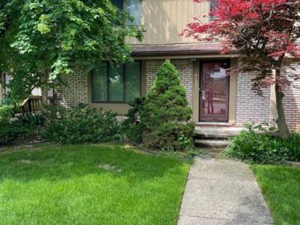 41507 BEDFORD Drive , CANTON, MI 48187