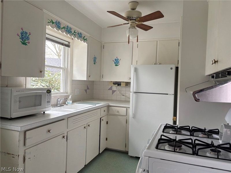 59 S Pershing Avenue, Akron, OH 44313 Photo 14