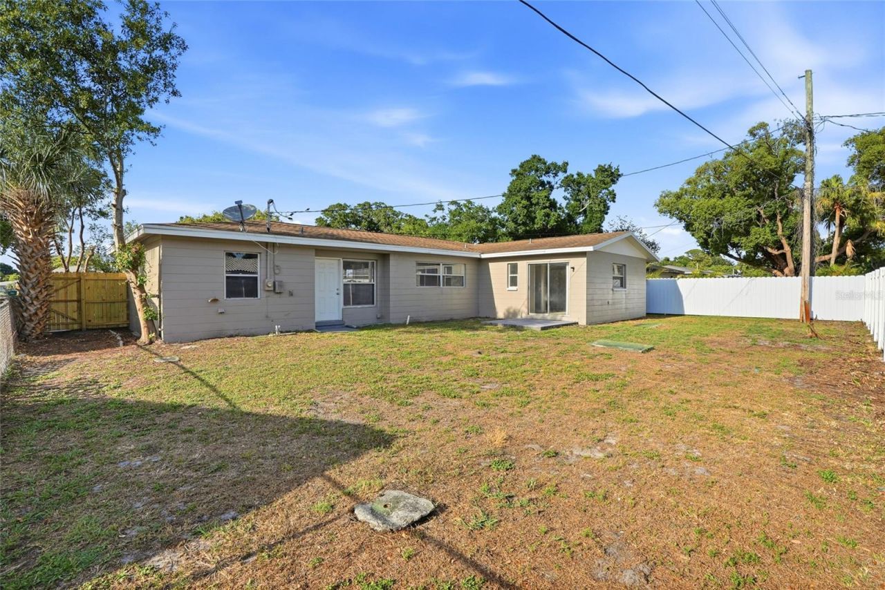 5650 47th Avenue N, Kenneth City, FL 33709 Photo