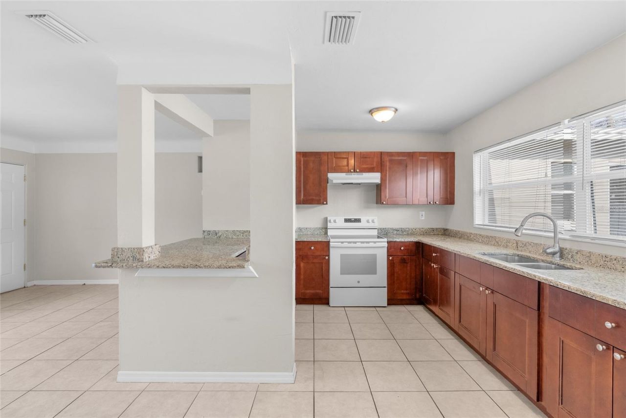 5650 47th Avenue N, Kenneth City, FL 33709 Photo