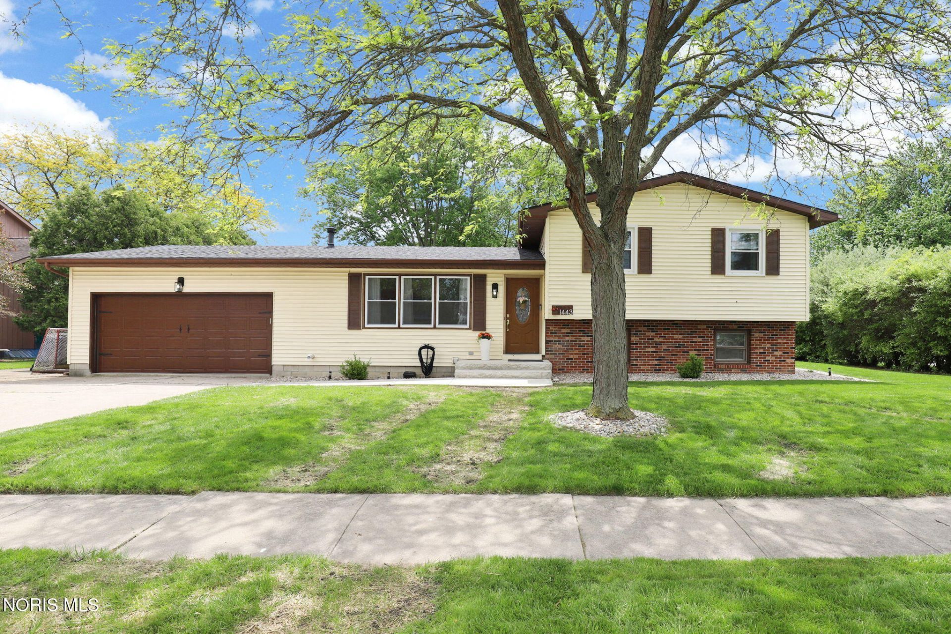 1443 Rosewood Drive, Bowling Green, OH 43402 Main Photo