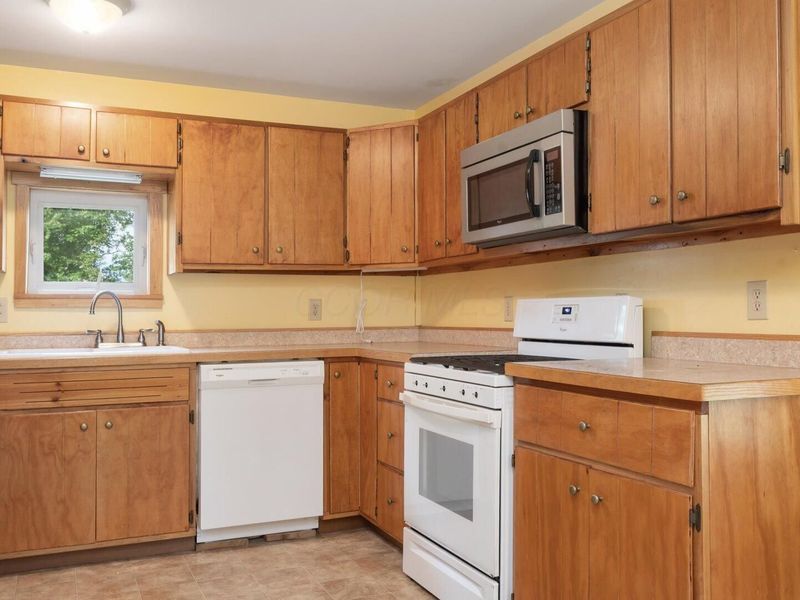 106 W Gay Street , Somerset, OH 43783 Photo 11