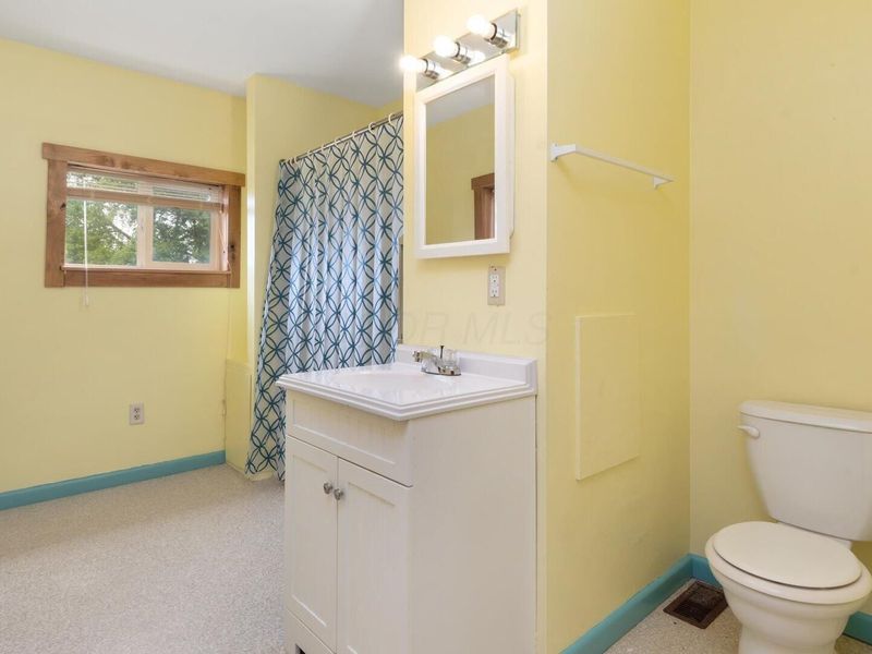 106 W Gay Street , Somerset, OH 43783 Photo 27