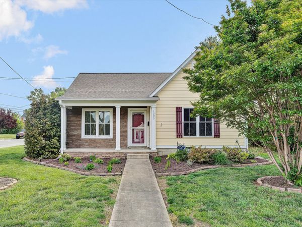 1203 Missouri AVE, Salem, VA 24153