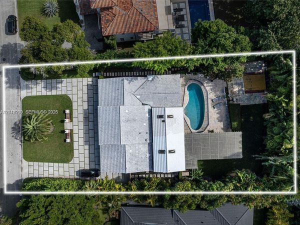 530 Sabal Palm Rd , Miami, FL 33137