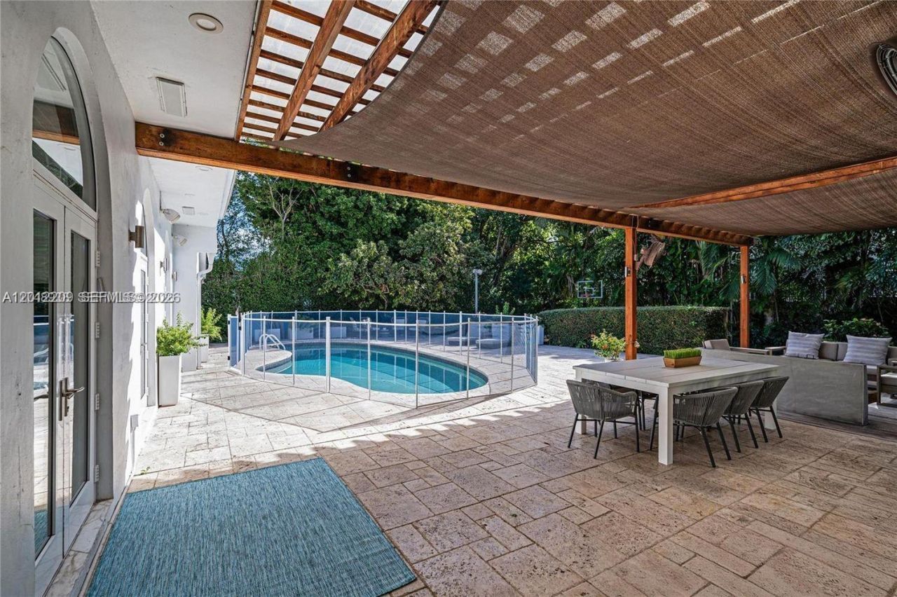 530 Sabal Palm Rd , Miami, FL 33137 Photo
