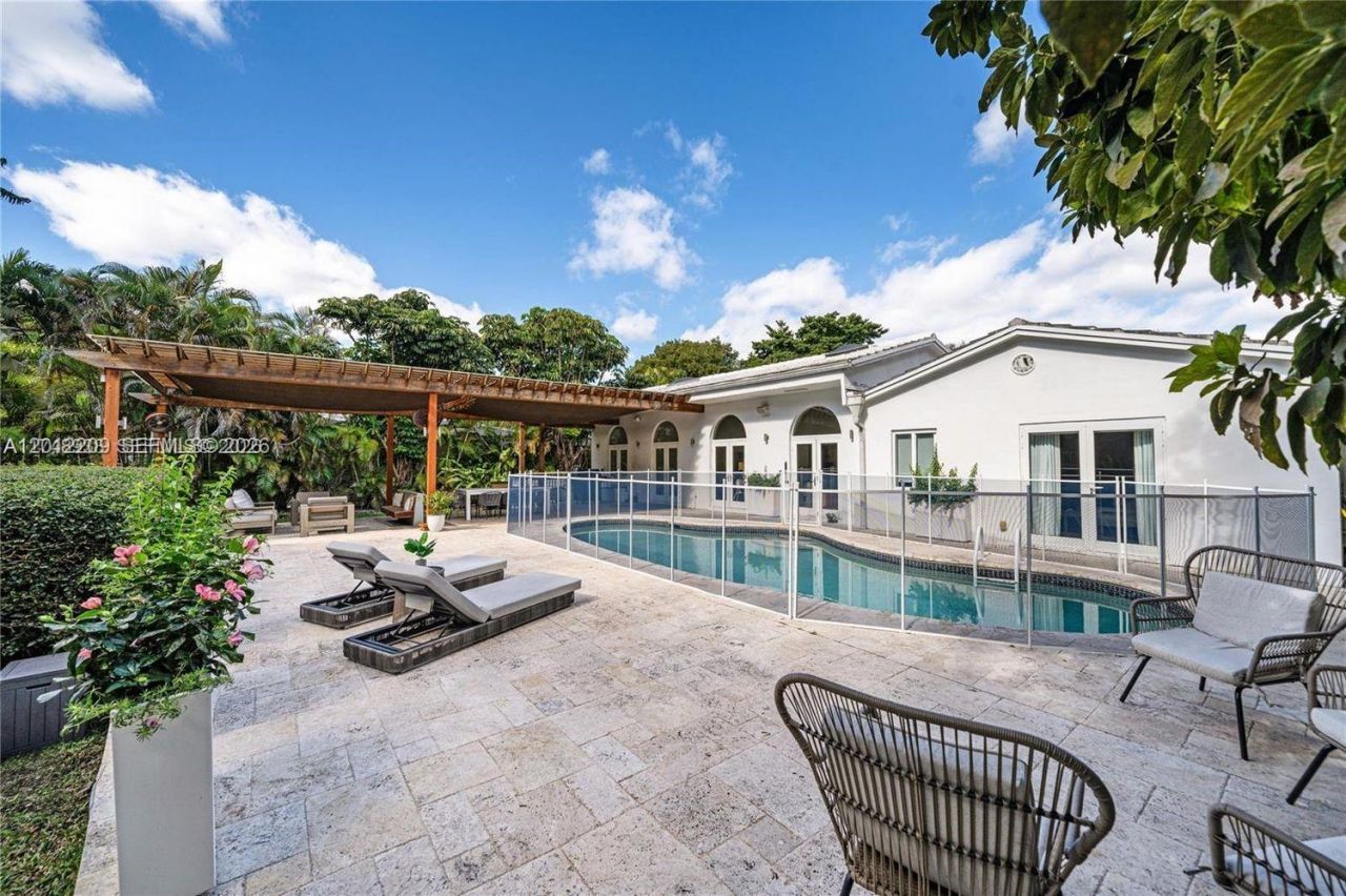 530 Sabal Palm Rd , Miami, FL 33137 Photo