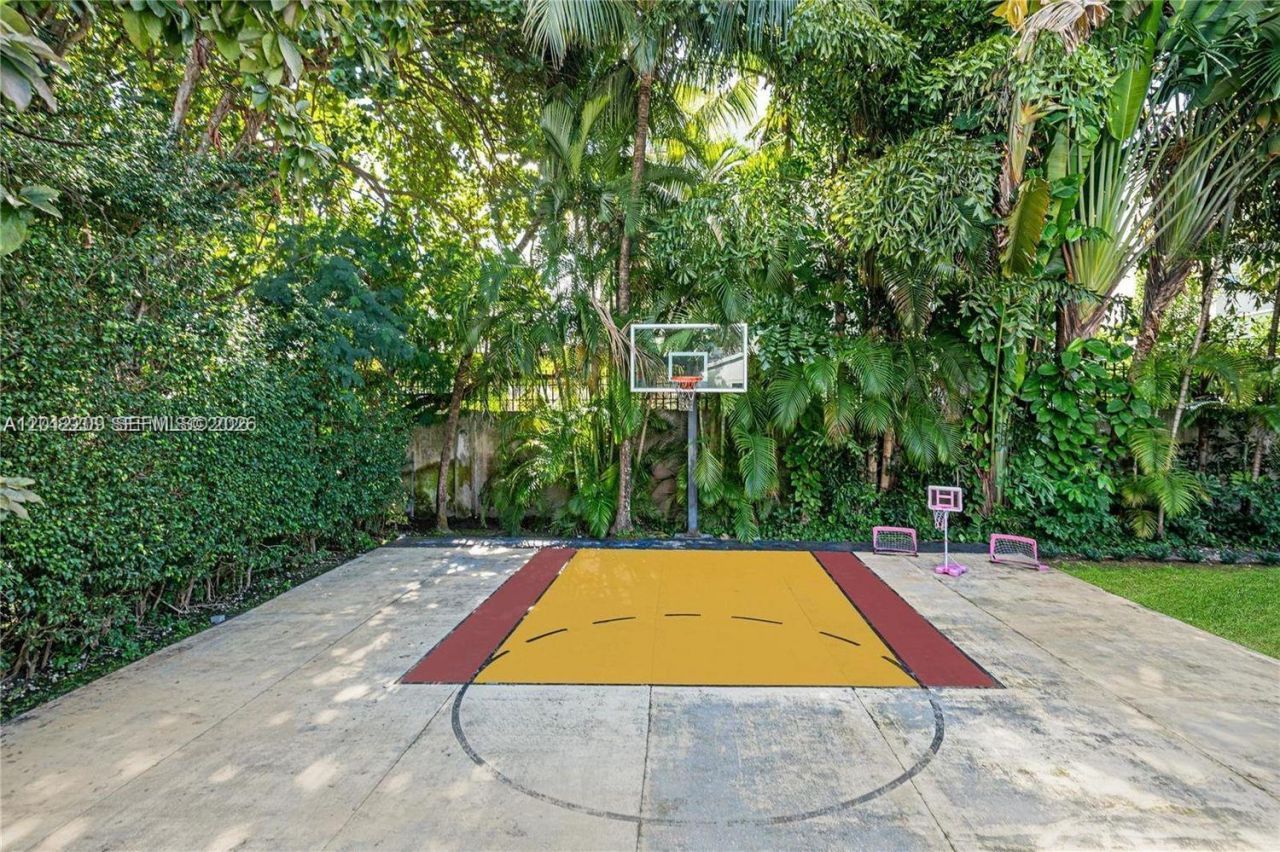 530 Sabal Palm Rd , Miami, FL 33137 Photo