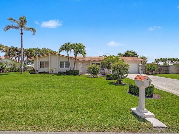 11380 SW 131st St , Miami, FL 33176