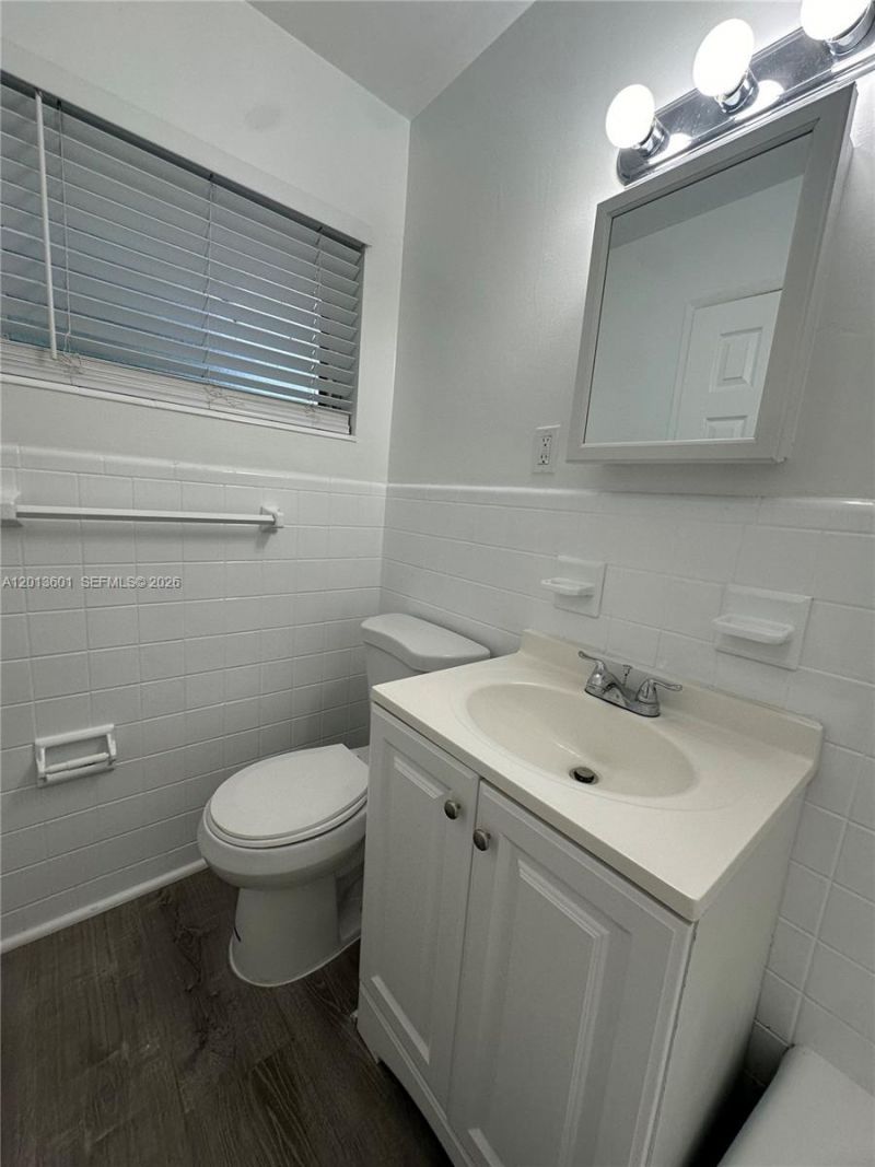 4246 Seagrape Dr, Unit 1, Lauderdale by the Sea, FL 33308 Photo