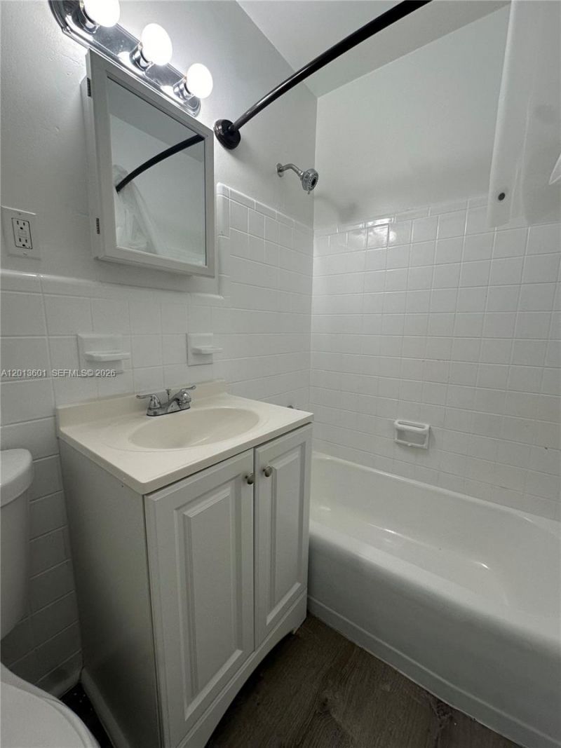 4246 Seagrape Dr, Unit 1, Lauderdale by the Sea, FL 33308 Photo