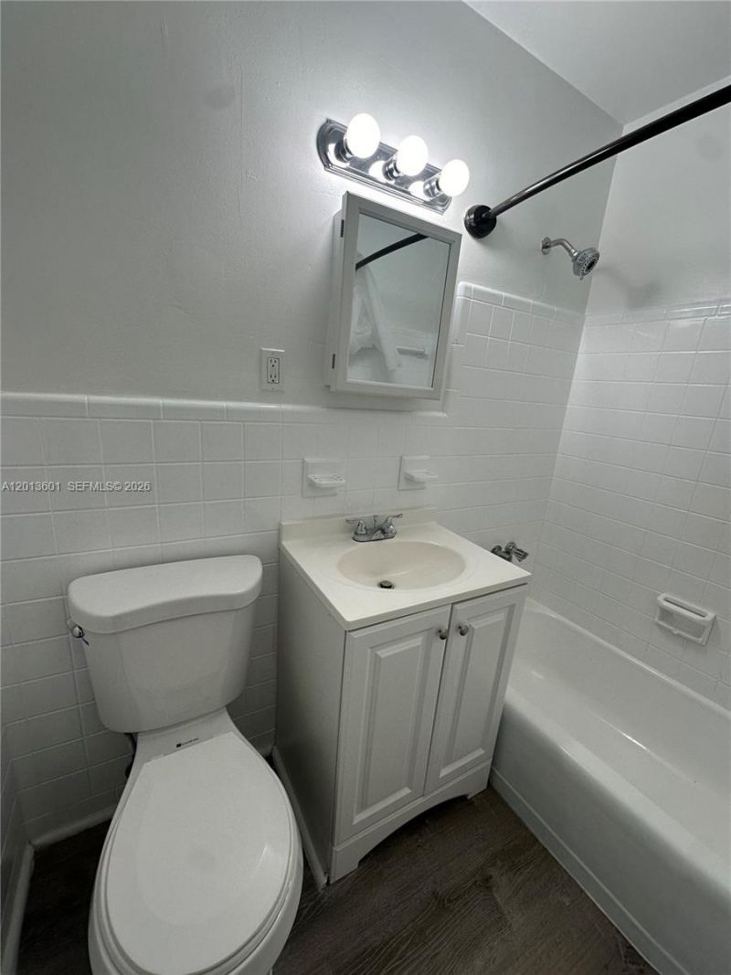 4246 Seagrape Dr, Unit 1, Lauderdale by the Sea, FL 33308 Photo