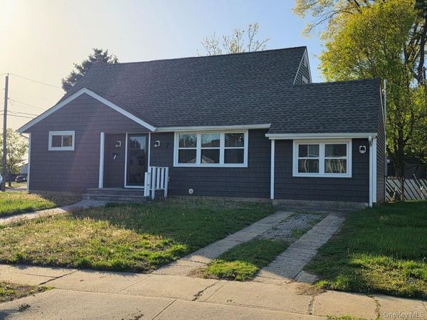 7 Mindy Lane , Westbury, NY 11590