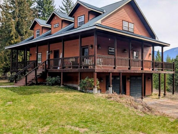 845 Cougar RD , Naples, ID 83847