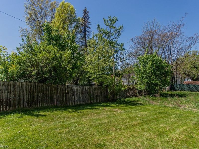 316 Bonnie Brae Avenue SE, Warren, OH 44484 Photo 6