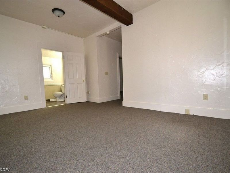 450 Allyn Street , Akron, OH 44304 Photo 3