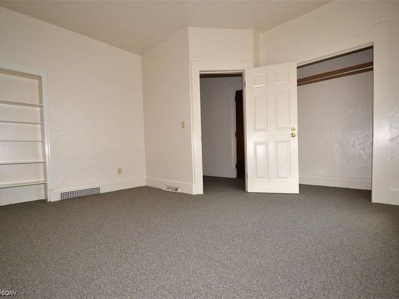 450 Allyn Street , Akron, OH 44304 Photo 4