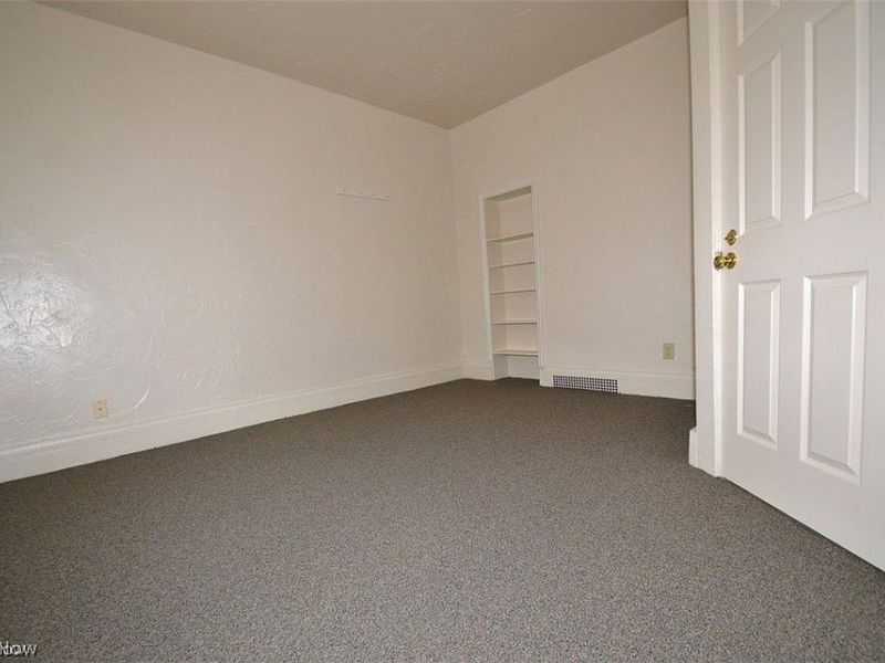 450 Allyn Street , Akron, OH 44304 Photo 5