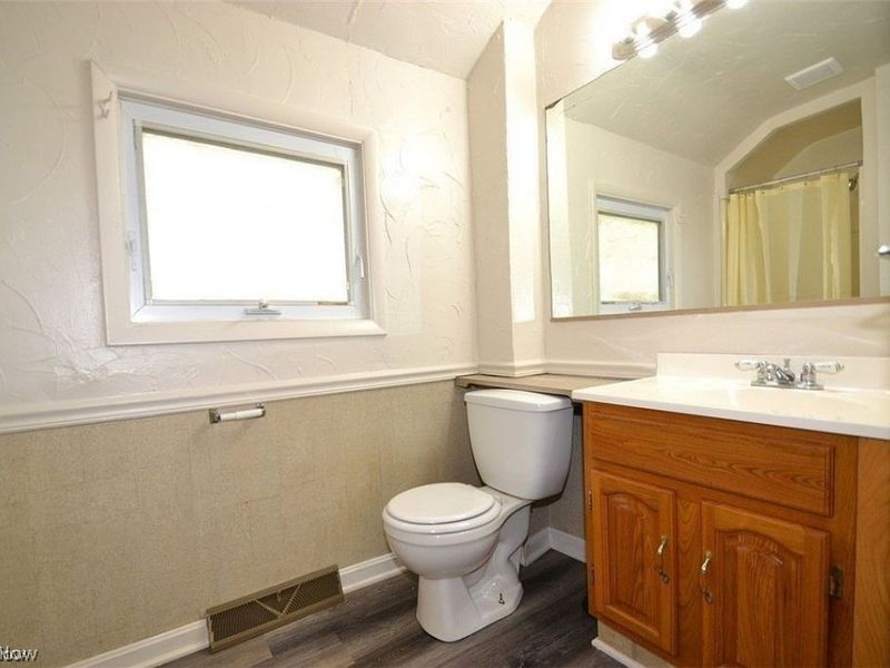450 Allyn Street , Akron, OH 44304 Photo 7