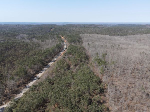 6 PYBURN DR, Savannah, TN 38372