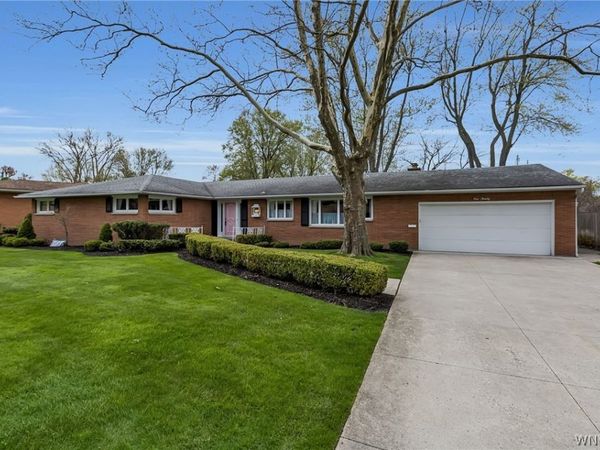 130 Troy Del Way , Buffalo, NY 14221