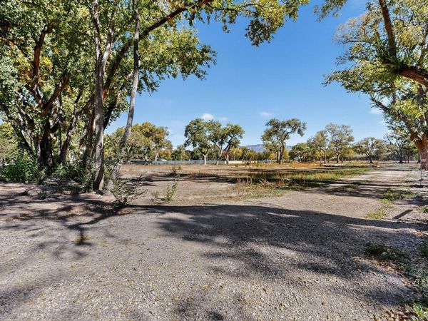 4870 Rio Grande Lane NW, Los Ranchos, NM 87107