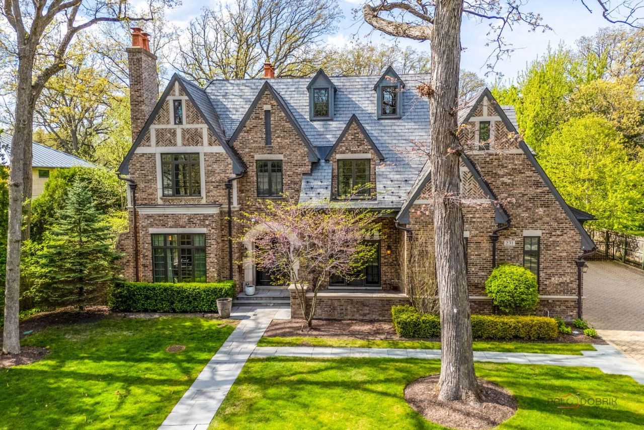 231 Woodlawn Avenue, Winnetka, IL 60093 Main Photo