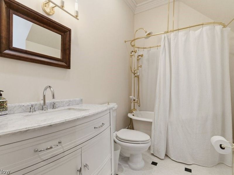 352 Bingham Court, Bratenahl, OH 44108 Photo 31