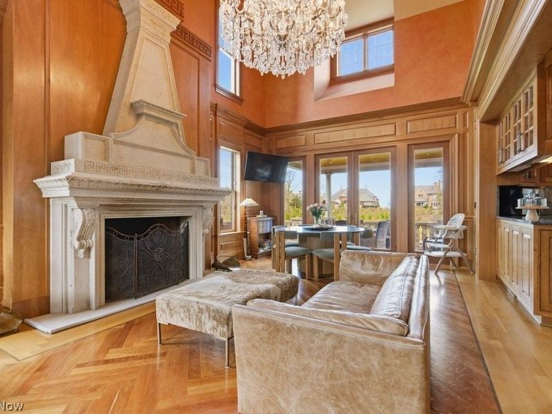 352 Bingham Court, Bratenahl, OH 44108 Photo 8