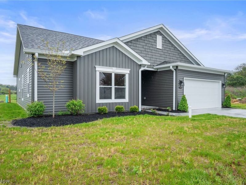 649 Southbay Drive, Wadsworth, OH 44281 Photo 2