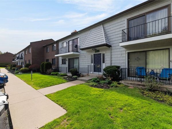 15 High Gate Unit #8, Fairport, NY 14450
