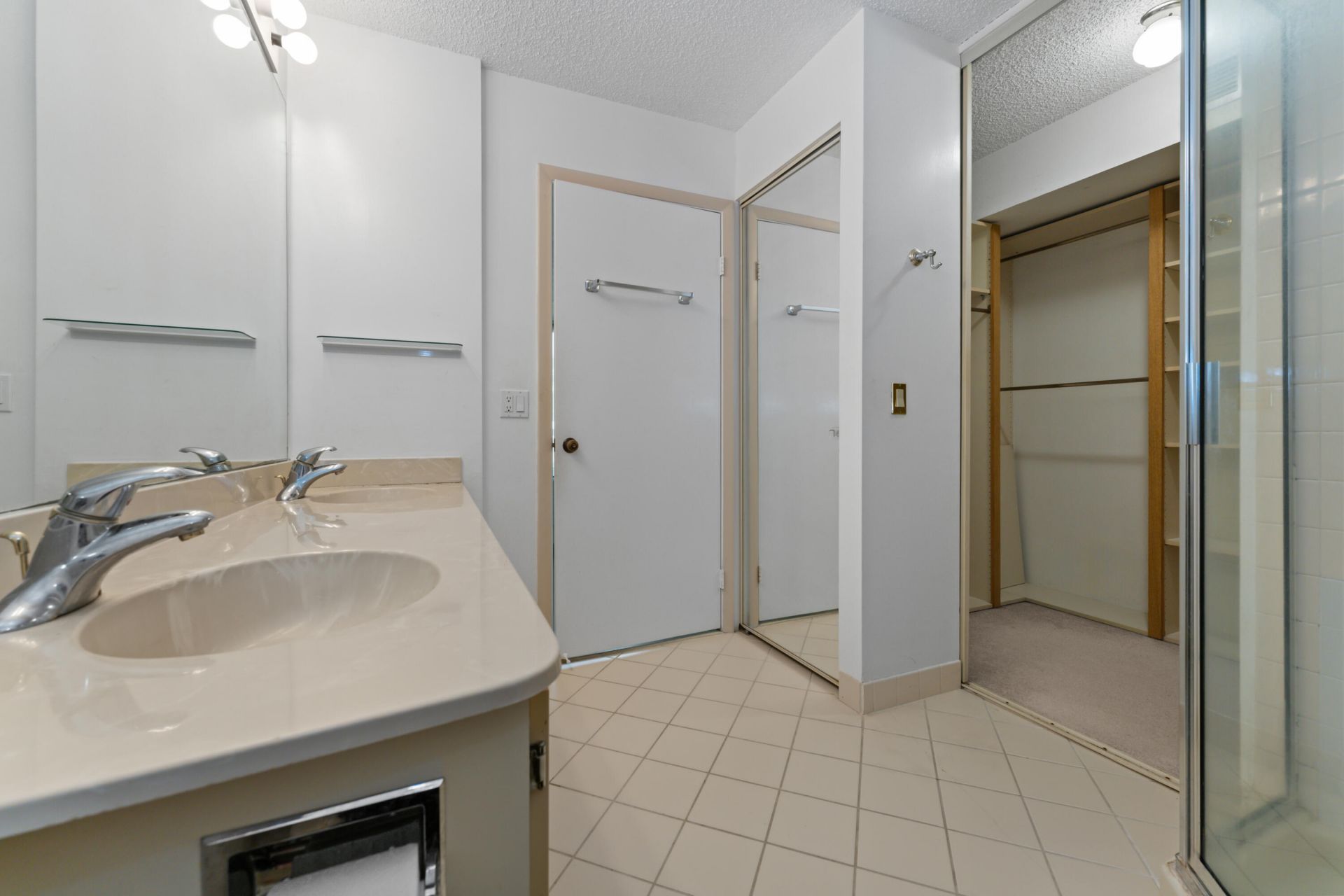 2621 Village Boulevard, Unit 203, West Palm Beach, FL 33409 Photo