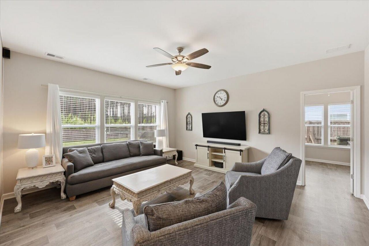 443 Fox Sparrow Court Photo 19
