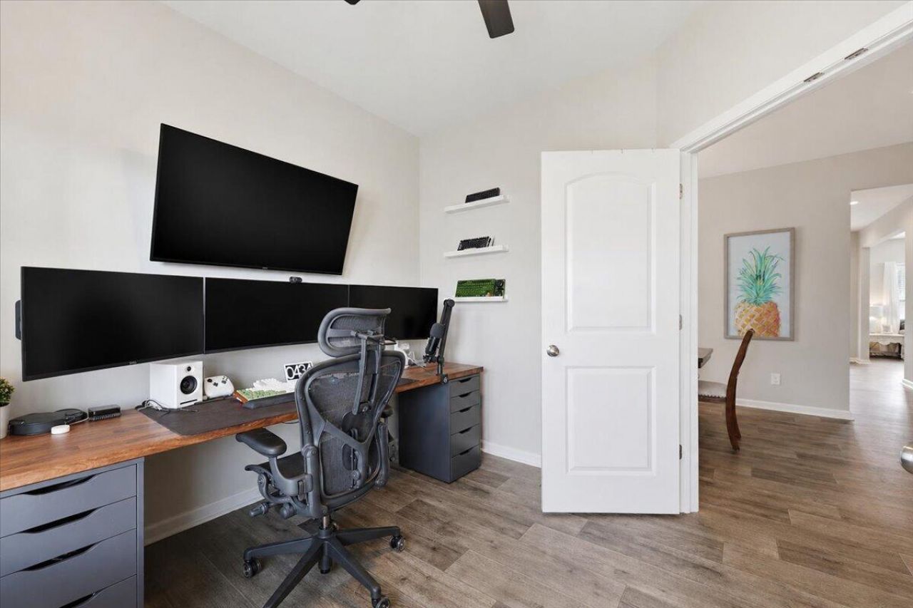 443 Fox Sparrow Court Photo 5