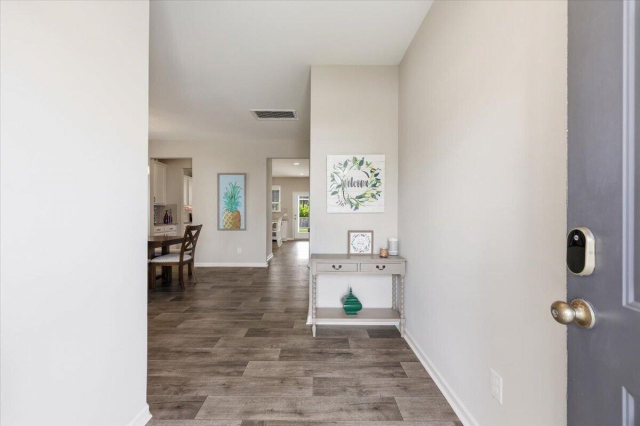 443 Fox Sparrow Court Photo 7