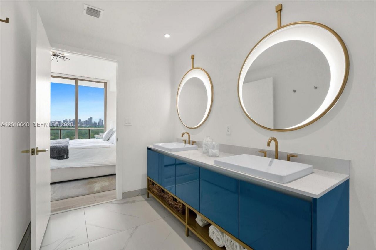2678 Tigertail Ave, Unit 1404, Miami, FL 33133 Photo