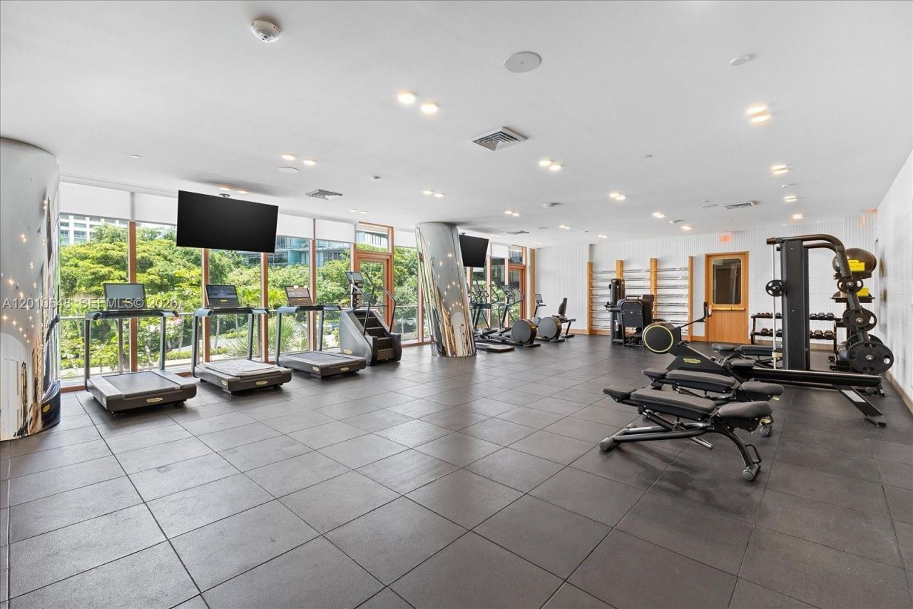 2678 Tigertail Ave, Unit 1404, Miami, FL 33133 Photo