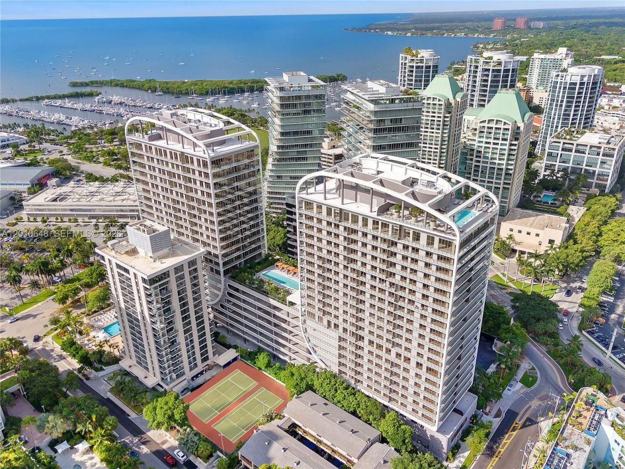 2678 Tigertail Ave, Unit 1404, Miami, FL 33133 Photo