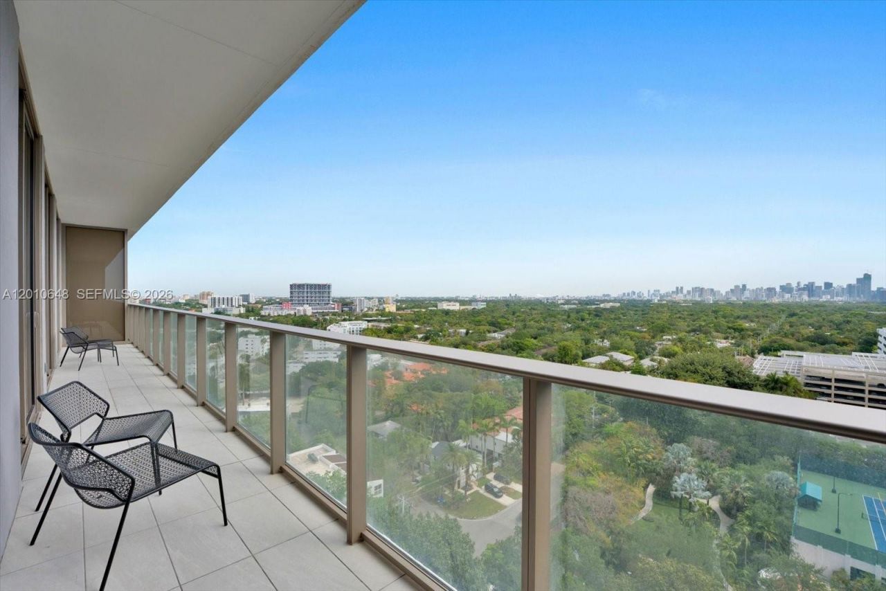 2678 Tigertail Ave, Unit 1404, Miami, FL 33133 Photo
