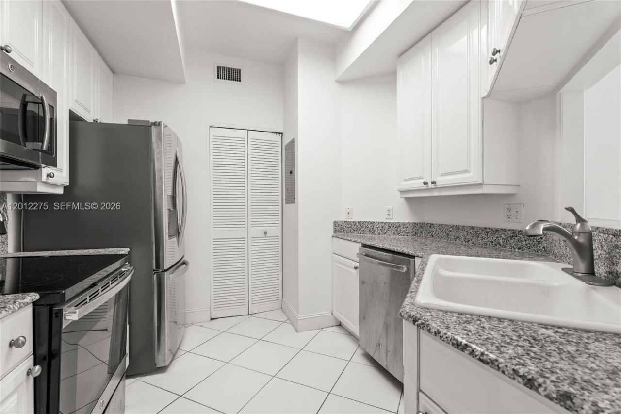 888 Brickell Key Dr , Unit 1702, Miami, FL 33131 Photo
