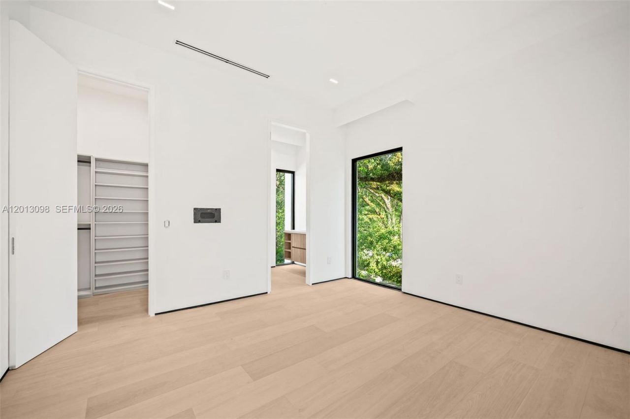 7740 SW 52nd Ave , Miami, FL 33143 Photo