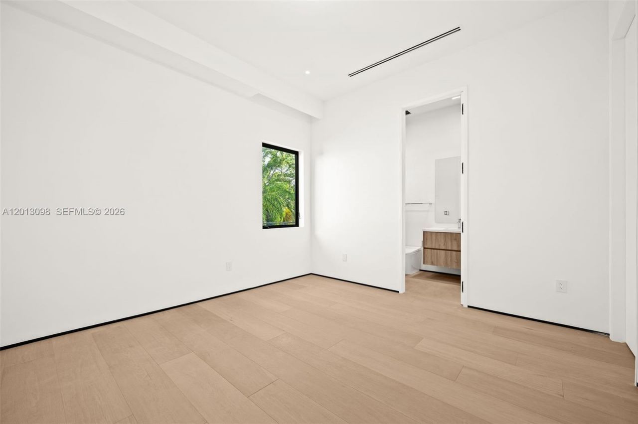 7740 SW 52nd Ave , Miami, FL 33143 Photo