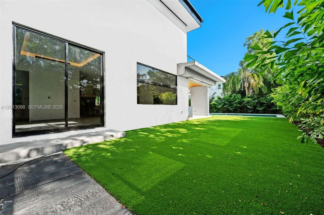 7740 SW 52nd Ave , Miami, FL 33143 Photo