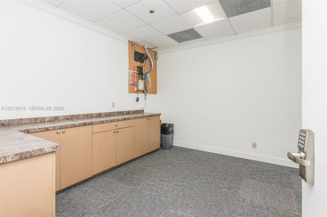 1900 Glades Rd, Unit 301, Boca Raton, FL 33431 Photo